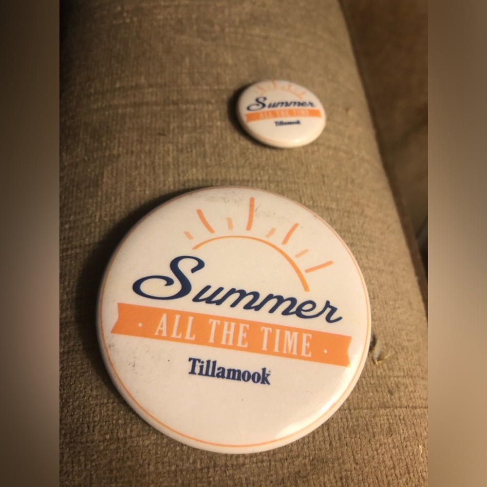 Tillamook Promotional Pins Bundle - 788 $8 or 🦋